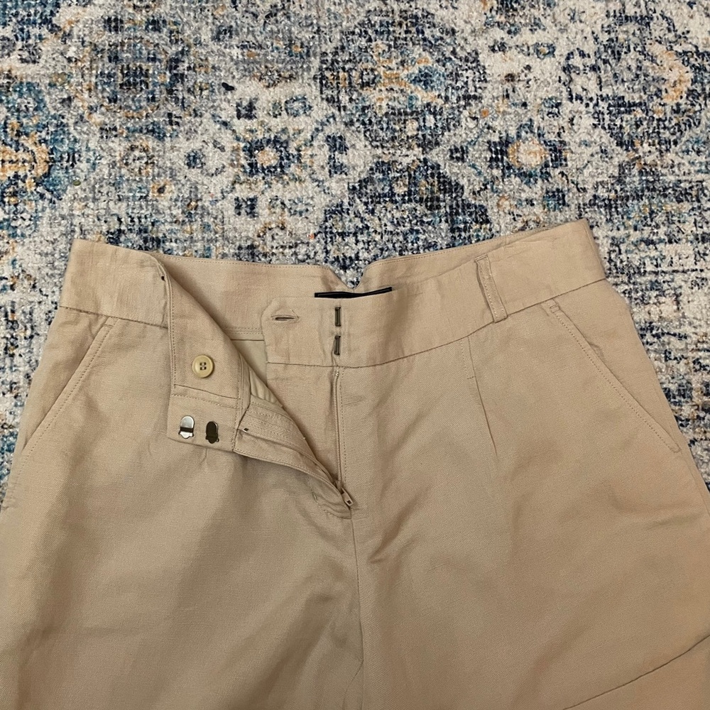 BCBGMAXAZRIA “Pia” dress shorts size 4 - Picture 4 of 8